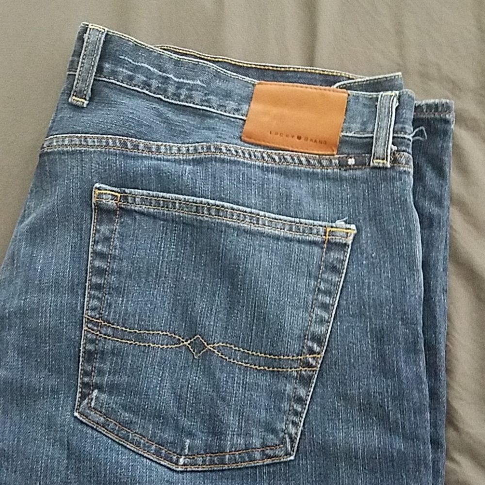 MENs Lucky brand jeans LIKE NEW